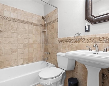 943 N Orange - Photo Thumbnail 26