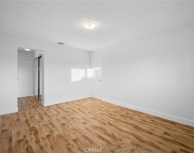 823 E Wilson Avenue - Photo Thumbnail 11