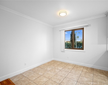 823 E Wilson Avenue - Photo Thumbnail 7