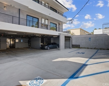 10032 Commerce Avenue - Photo Thumbnail 28