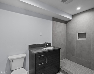 10032 Commerce Avenue - Photo Thumbnail 21