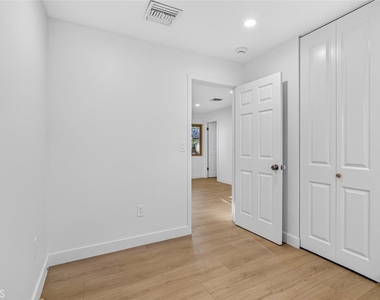 6944 Beckett Street - Photo Thumbnail 15