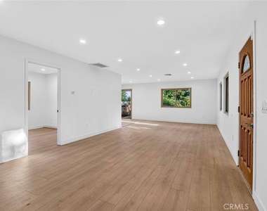 6944 Beckett Street - Photo Thumbnail 8