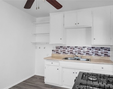 1423 Martin Luther King Jr Avenue - Photo Thumbnail 8