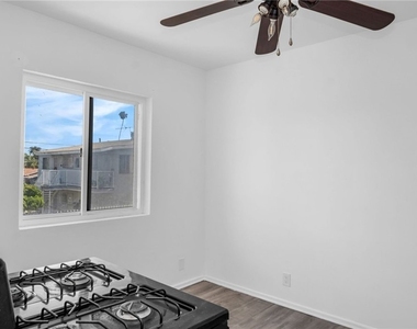 1423 Martin Luther King Jr Avenue - Photo Thumbnail 5