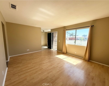 384 Calle Cazadero - Photo Thumbnail 2
