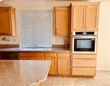 2126 Shenandoah Drive - Photo Thumbnail 9