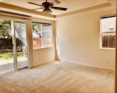 2126 Shenandoah Drive - Photo Thumbnail 11