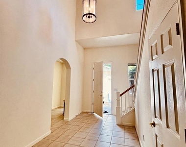 2126 Shenandoah Drive - Photo Thumbnail 4