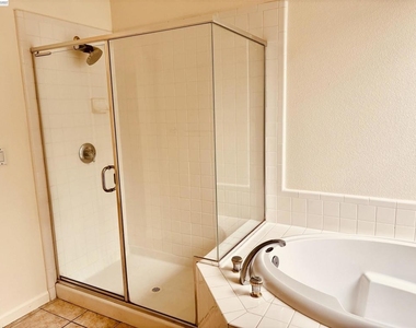2126 Shenandoah Drive - Photo Thumbnail 13