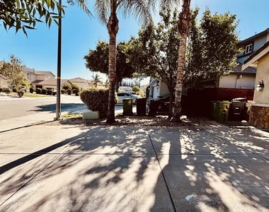2126 Shenandoah Drive - Photo Thumbnail 2