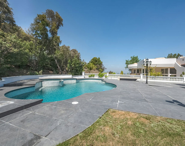 3856 Vista Linda Drive - Photo Thumbnail 2