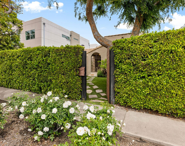 708 Westbourne Drive - Photo Thumbnail 3
