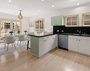 708 Westbourne Drive - Photo Thumbnail 10