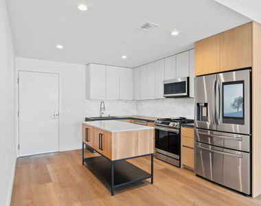 1001 N Fairfax Avenue - Photo Thumbnail 4