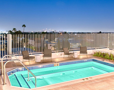 1001 N Fairfax Avenue - Photo Thumbnail 21