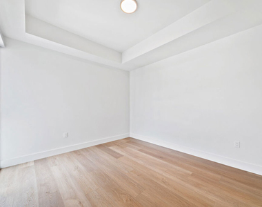 1001 N Fairfax Avenue - Photo Thumbnail 9