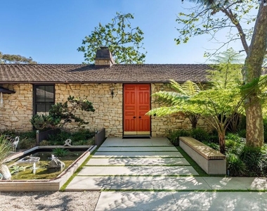 400 Toyopa Drive - Photo Thumbnail 2