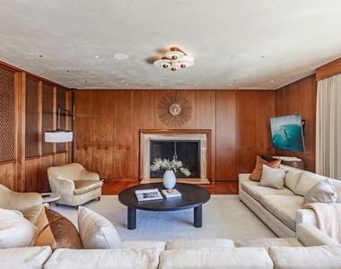 400 Toyopa Drive - Photo Thumbnail 4