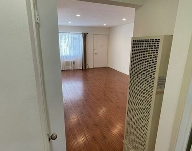 1400 N Fairfax Avenue - Photo Thumbnail 36
