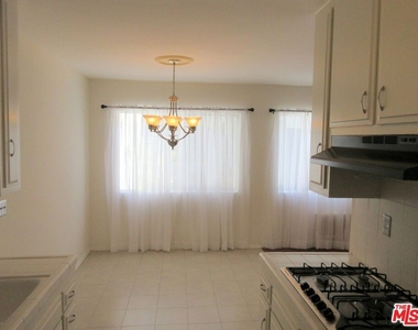 1400 N Fairfax Avenue - Photo Thumbnail 8