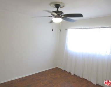 1400 N Fairfax Avenue - Photo Thumbnail 15