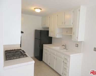 1400 N Fairfax Avenue - Photo Thumbnail 6