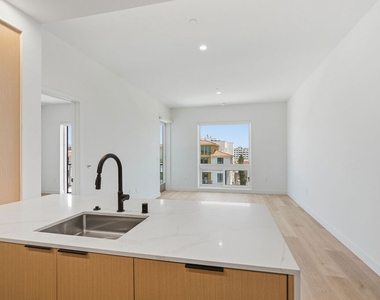 3555 Overland Avenue - Photo Thumbnail 5