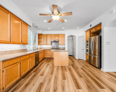10645 Chiquita Street - Photo Thumbnail 12