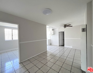 3260 E 4th Street - Photo Thumbnail 18
