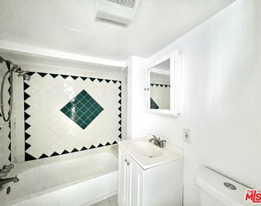 3260 E 4th Street - Photo Thumbnail 14