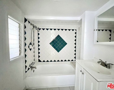 3260 E 4th Street - Photo Thumbnail 13