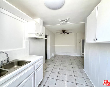3260 E 4th Street - Photo Thumbnail 7