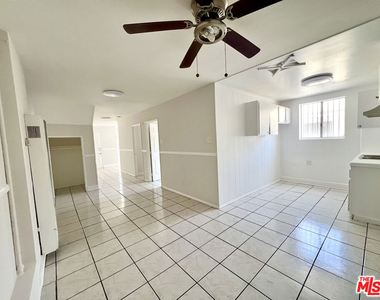 3260 E 4th Street - Photo Thumbnail 4