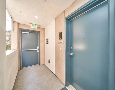 951 S Wilton Place - Photo Thumbnail 15