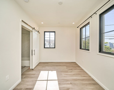951 S Wilton Place - Photo Thumbnail 10
