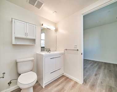 951 S Wilton Place - Photo Thumbnail 21