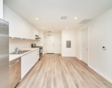 951 S Wilton Place - Photo Thumbnail 4