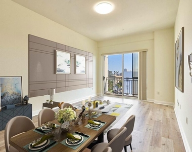 345 S Gramercy Place - Photo Thumbnail 1