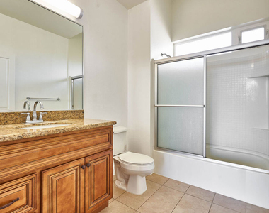 345 S Gramercy Place - Photo Thumbnail 21