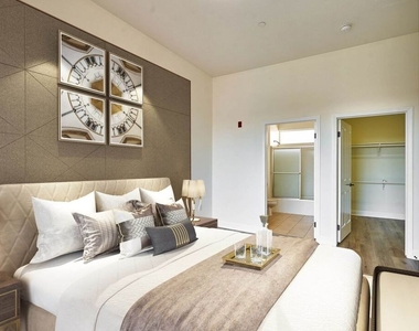 345 S Gramercy Place - Photo Thumbnail 22