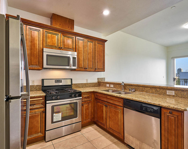 345 S Gramercy Place - Photo Thumbnail 3
