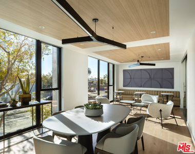 9001 Santa Monica Boulevard - Photo Thumbnail 5