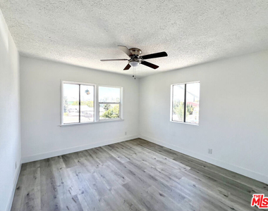254 E Lanzit Avenue - Photo Thumbnail 13