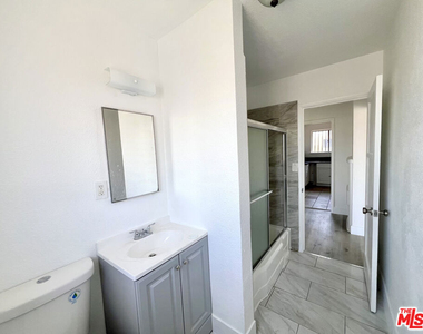 254 E Lanzit Avenue - Photo Thumbnail 12