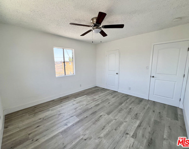 254 E Lanzit Avenue - Photo Thumbnail 14