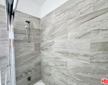 254 E Lanzit Avenue - Photo Thumbnail 11