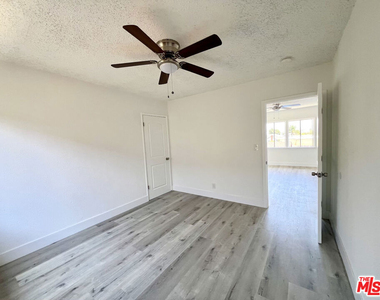 254 E Lanzit Avenue - Photo Thumbnail 9
