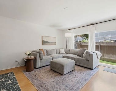 2112 Warfield Avenue - Photo Thumbnail 5