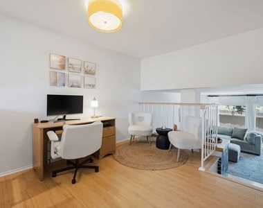 2112 Warfield Avenue - Photo Thumbnail 11